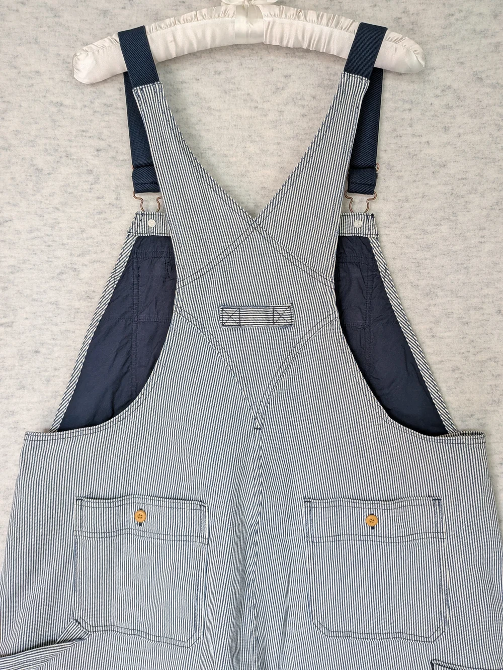 Duluth Trading Co. Rootstock Gardening Blue & White Striped Short Overalls Sz XL - Picture 10 of 16
